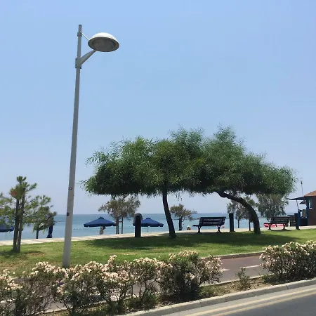 Steampunk Studio On The Beach Apartment Limassol
